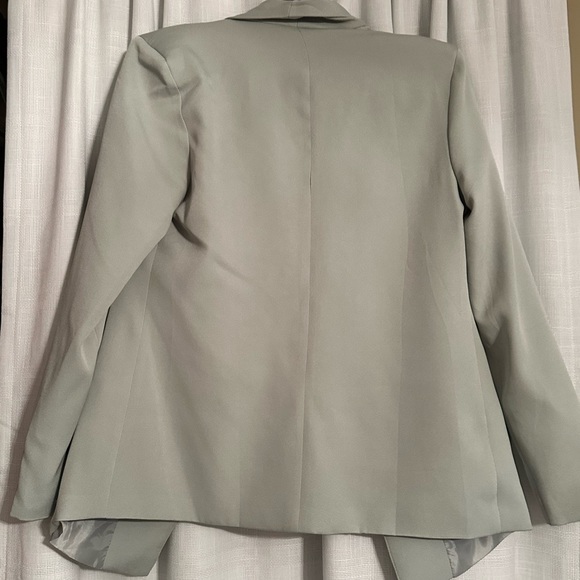 Pale green blazer - Picture 2 of 3